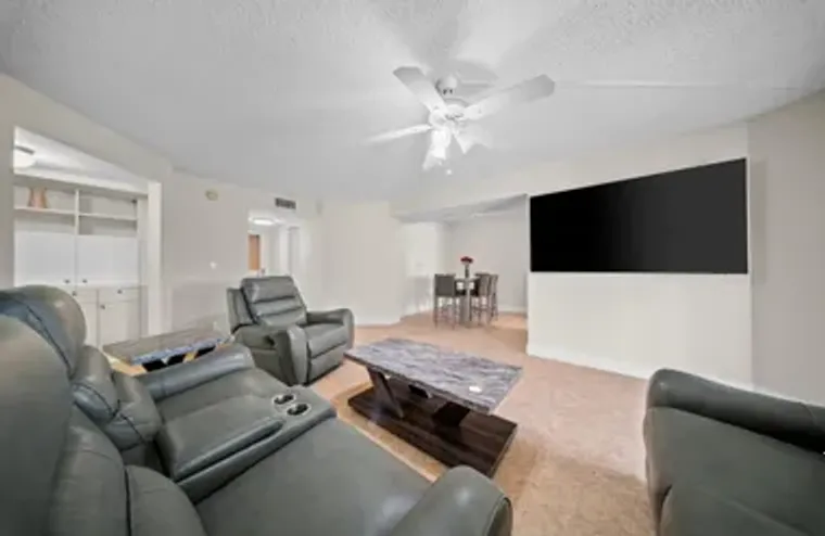 3959 VIA POINCIANA APT 203, LAKE WORTH, ..., Lake Worth, FL 33467
