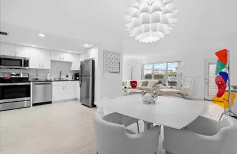 104 WELLINGTON B, WEST PALM BEACH, FL, 3..., West Palm Beach, FL 33417