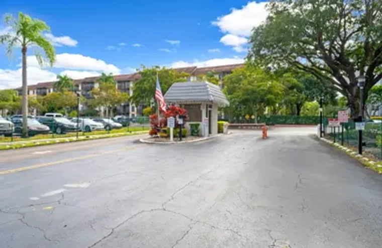 5900 NW 44TH ST APT 106, LAUDERHILL, FL,..., Lauderhill, FL 33319