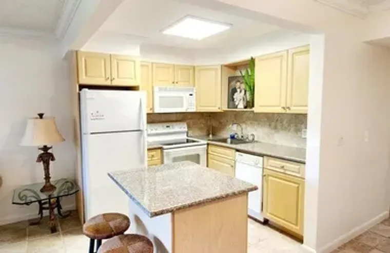 195 DORCHESTER I I, WEST PALM BEACH, FL,..., West Palm Beach, FL 33417