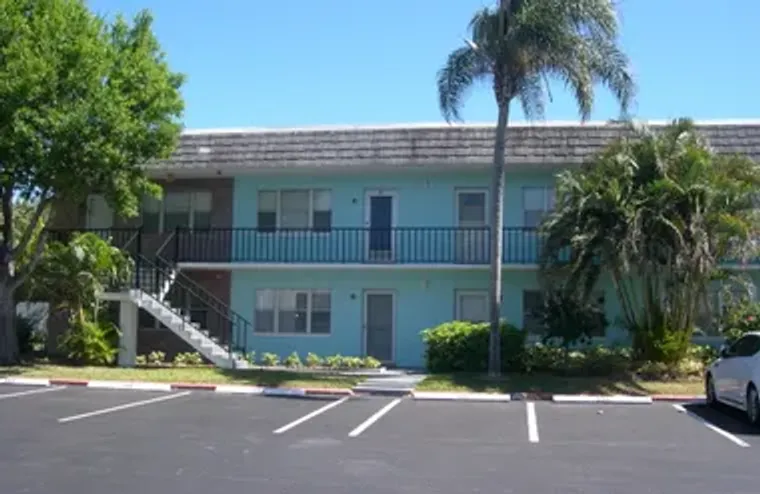 1200 COLONNADES DR 201, FORT PIERCE, FL,..., Fort Pierce, FL 34949