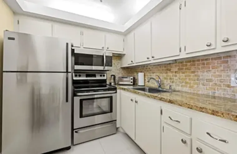 310 FARNHAM M # 310, DEERFIELD BEACH, FL..., Deerfield Beach, FL 33442