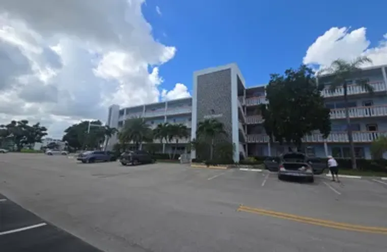 2010 WESTBURY F # 2010, DEERFIELD BEACH,..., Deerfield Beach, FL 33442