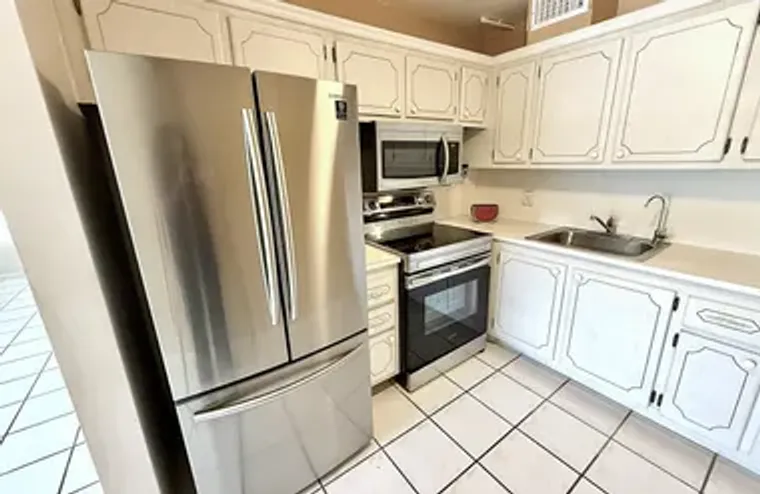 2002 ELLESMERE A, DEERFIELD BEACH, FL, 3..., Deerfield Beach, FL 33442