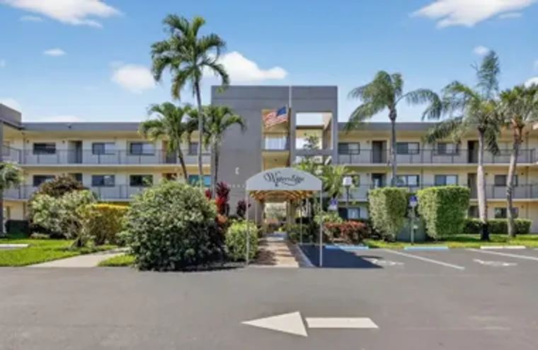 5550 WITNEY DR APT 101, DELRAY BEACH, FL..., Delray Beach, FL 33484