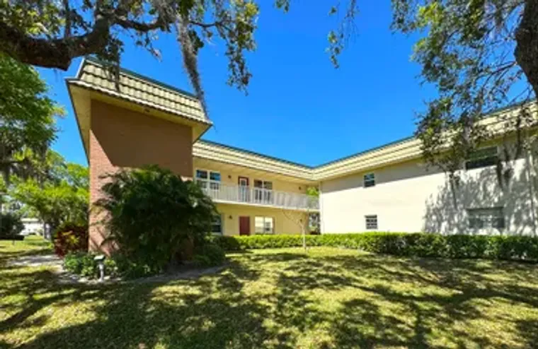 6 VISTA GARDENS TRL APT 206, VERO BEACH,..., Vero Beach, FL 32962