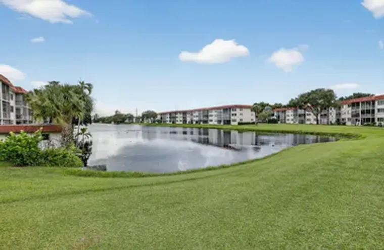 411 S HOLLYBROOK DR 104, PEMBROKE PINES,..., Pembroke Pines, FL 33025