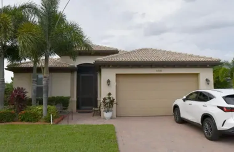 11320 SW LAKE PARK DR, PORT SAINT LUCIE,..., Port Saint Lucie, FL 34987