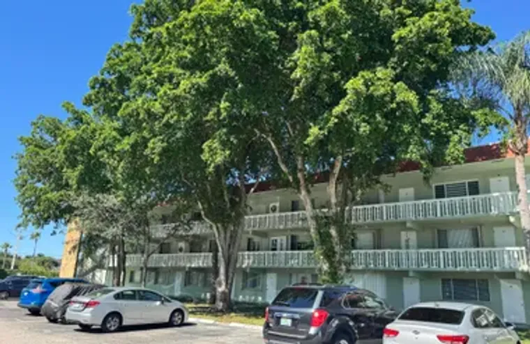 3000 SPRINGDALE BLVD V303, PALM SPRINGS,..., Palm Springs, FL 33461