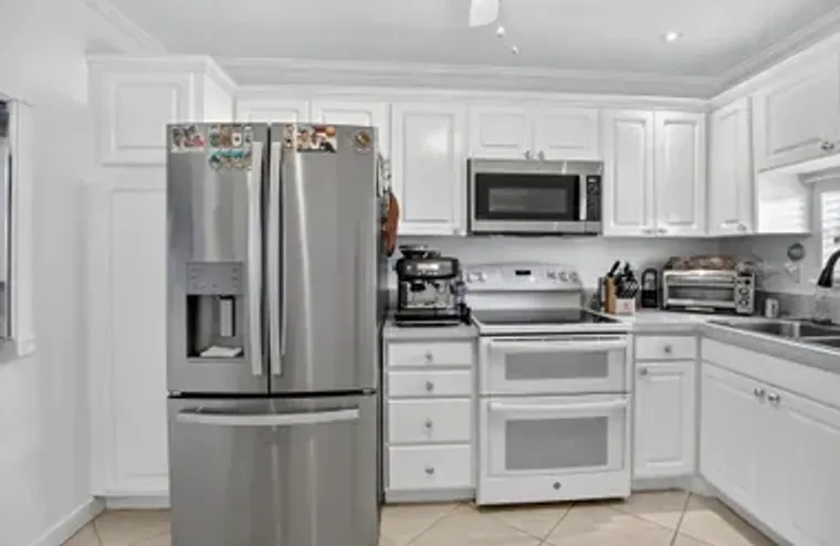 9500 N HOLLYBROOK LAKE DR 308, PEMBROKE ..., Pembroke Pines, FL 33025