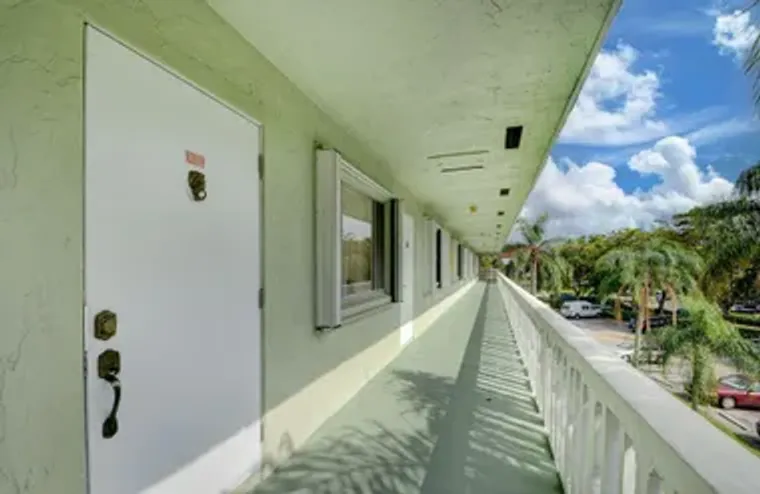 3100 SPRINGDALE BLVD APT 310, PALM SPRIN..., Palm Springs, FL 33461