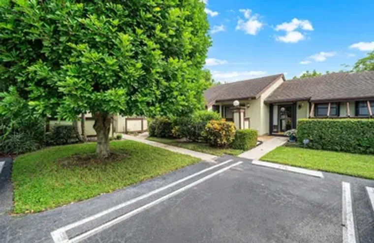 276 BEAVER DAM CT, ROYAL PALM BEACH, FL,..., Royal Palm Beach, FL 33411