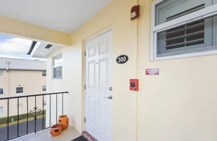 14 COLONIAL CLUB DR APT 300, BOYNTON BEA..., Boynton Beach, FL 33435