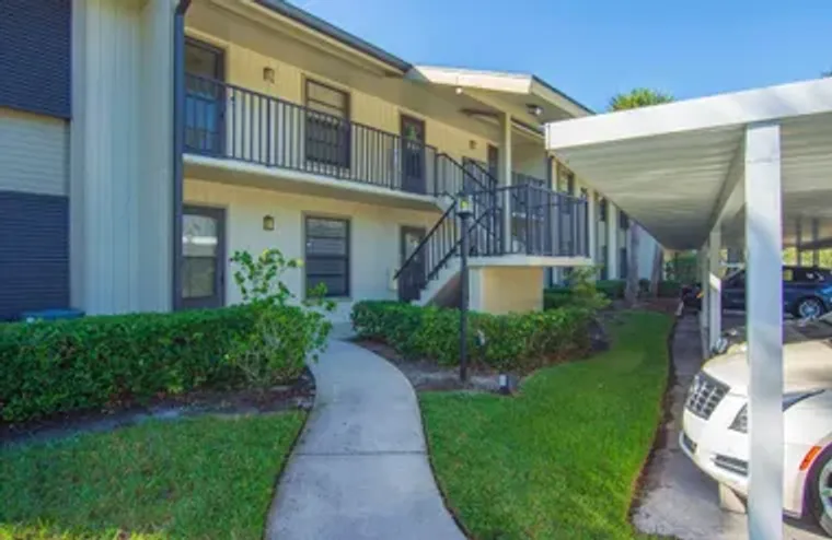 25 PLANTATION DR APT 201, VERO BEACH, FL..., Vero Beach, FL 32966