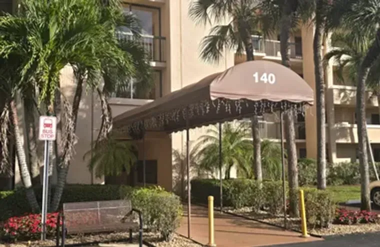 140 LAKE NANCY LN APT 115, WEST PALM BEA..., West Palm Beach, FL 33411