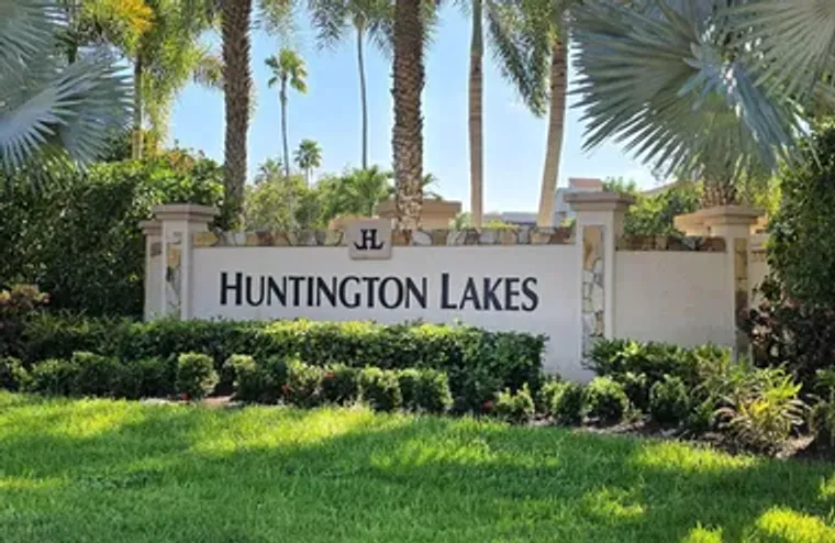 6935 HUNTINGTON LN 207, DELRAY BEACH, FL..., Delray Beach, FL 33446