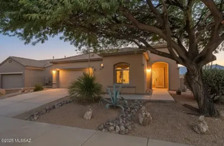 5799 S LOWRY CANYON PL, GREEN VALLEY, AZ..., Green Valley, AZ 85622