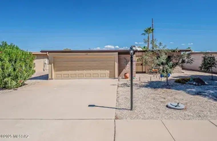 1384 N RIO SANTA CRUZ, GREEN VALLEY, AZ,..., Green Valley, AZ 85614