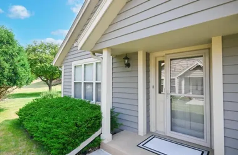 N24W24000 BRANDON OAKS DR A, PEWAUKEE, W..., Pewaukee, WI 53072