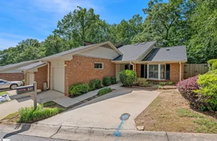 327 MOCKINGBIRD HILL LN, GREENVILLE, SC,..., Greenville, SC 29605