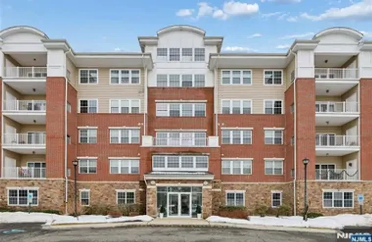 7408 WARRENS WAY TOP FLOOR & DEE, WANAQU..., Wanaque, NJ 07465