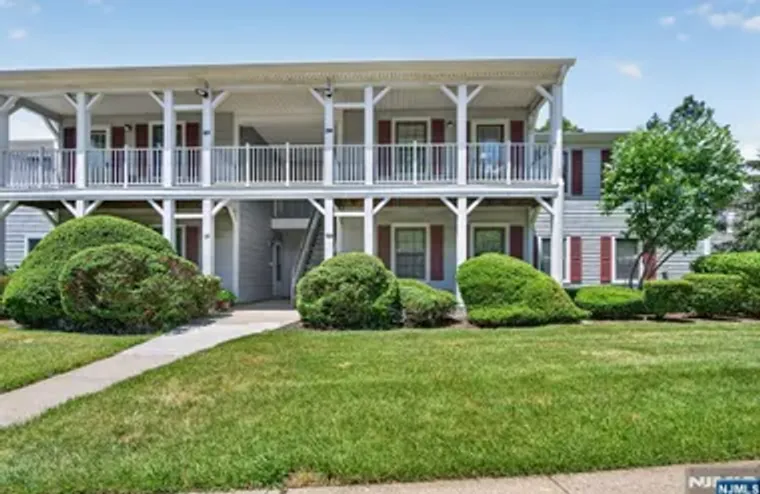 130 HATFIELD LN, EAST BRUNSWICK, NJ, 088..., East Brunswick, NJ 08816