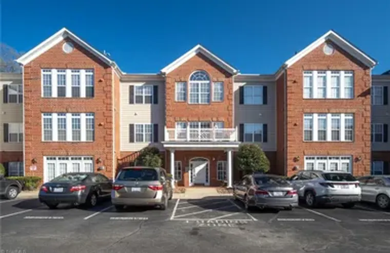 524 COLLEGE RD 307, GREENSBORO, NC, 2741..., Greensboro, NC 27410