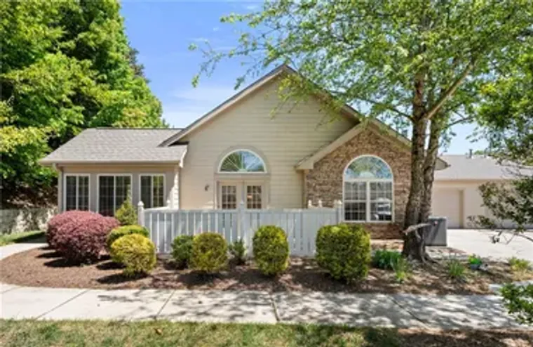 4267 PLANTATION RIDGE LN, GREENSBORO, NC..., Greensboro, NC 27409