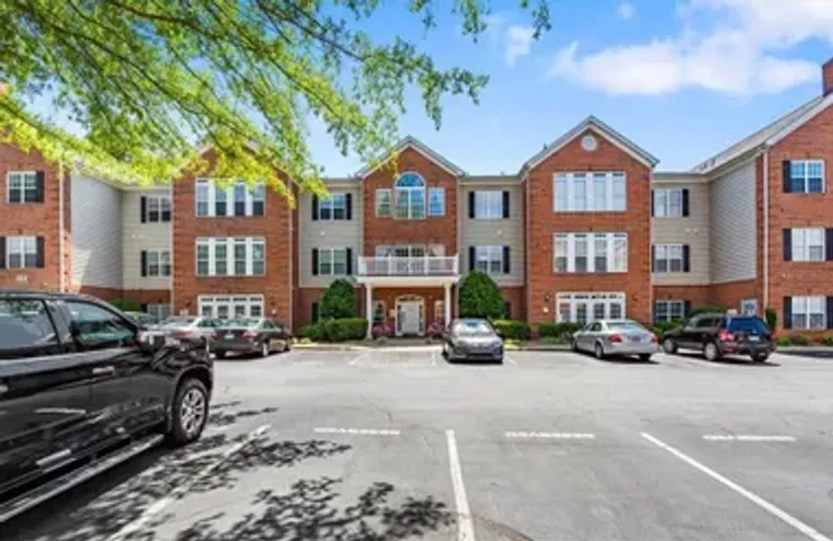 524 COLLEGE RD 307, GREENSBORO, NC, 2741..., Greensboro, NC 27410