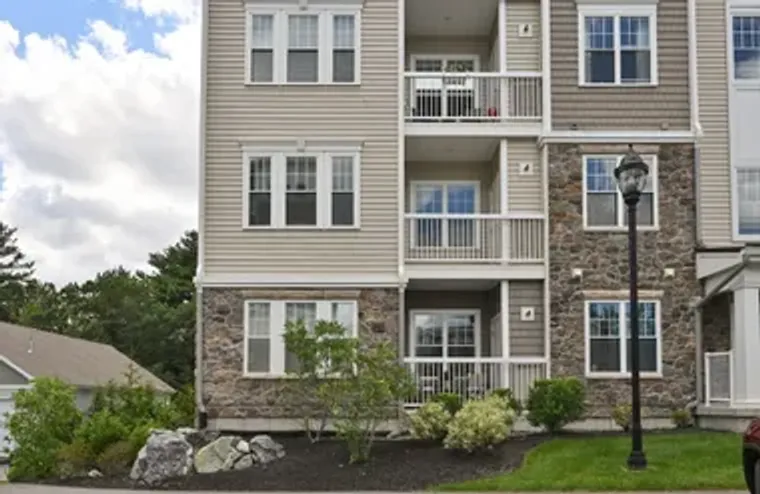 240 MARTINS LNDG APT 201, NORTH READING,..., North Reading, MA 01864