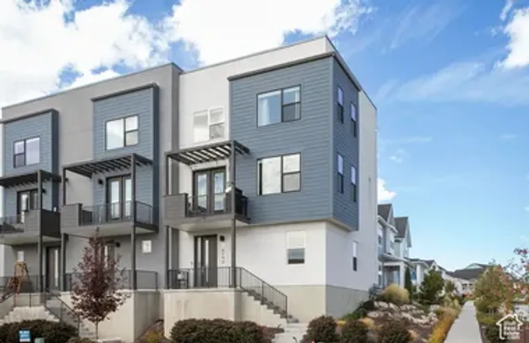 6192 W SOUTH JORDAN PKWY, SOUTH JORDAN, ..., South Jordan, UT 84009