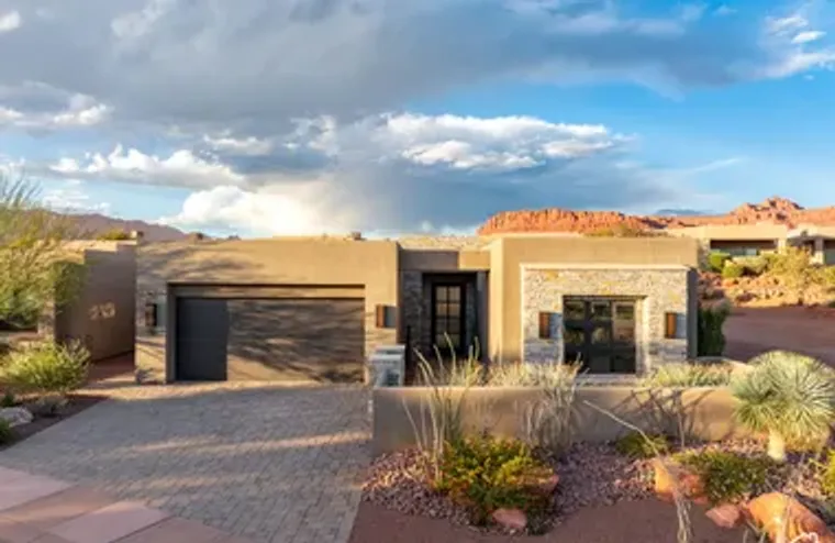 2085 N TUWEAP DR UNIT 32, ST GEORGE, UT,..., St George, UT 84770