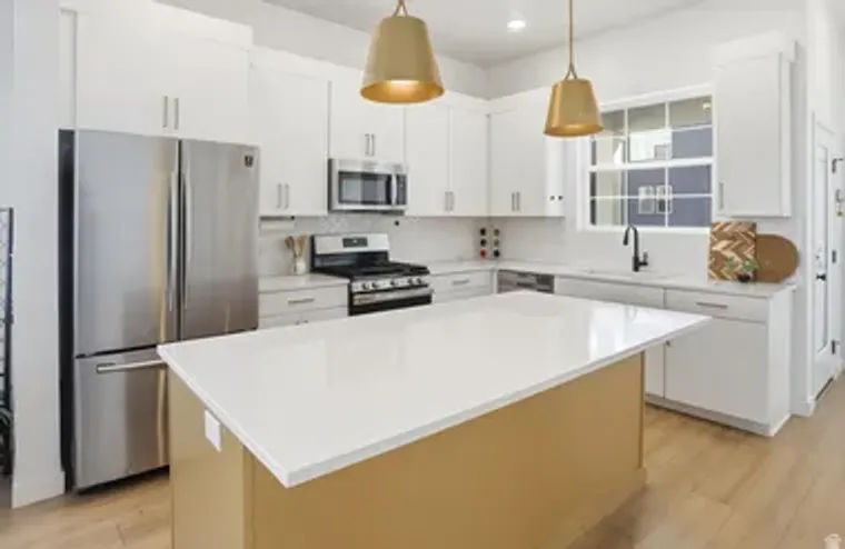 6149 W MOON VALLEY DRIVE DR, SOUTH JORDA..., South Jordan, UT 84009