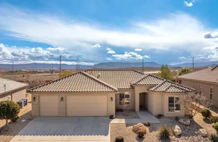 1427 W GRAPEVINE DR, ST. GEORGE, UT, 847..., St. George, UT 84790