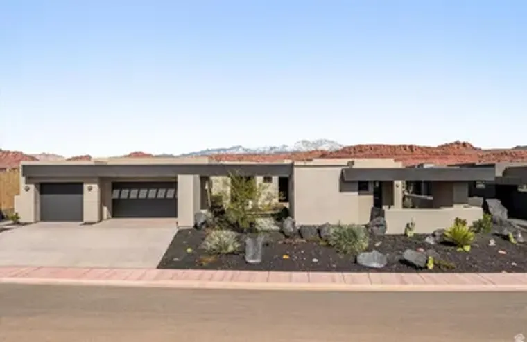 2896 W BLACKHAWK RIDGE CIR, ST. GEORGE, ..., St. George, UT 84770