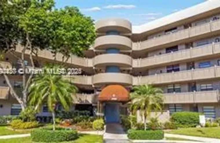 901 COLONY POINT CIR 217, PEMBROKE PINES..., Pembroke Pines, FL 33026