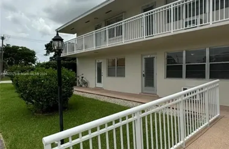 18 HASTINGS B # 18, WEST PALM BEACH, FL,..., West Palm Beach, FL 33417