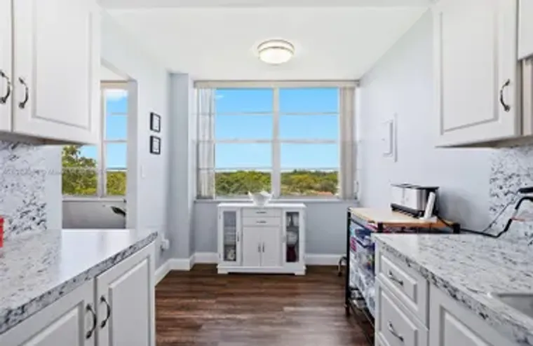 1000 SAINT CHARLES PL APT 604, PEMBROKE ..., Pembroke Pines, FL 33026