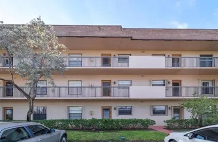 6090 N SABAL PALM BLVD 204, TAMARAC, FL,..., Tamarac, FL 33319