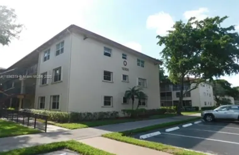 13300 SW 1ST ST APT 112O, PEMBROKE PINES..., Pembroke Pines, FL 33027