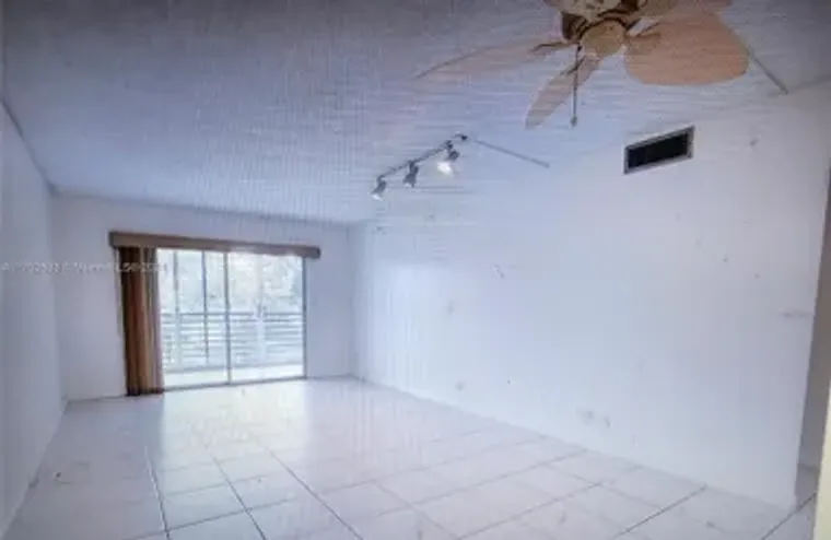 2405 ANTIGUA CIR L4, COCONUT CREEK, FL, ..., Coconut Creek, FL 33066