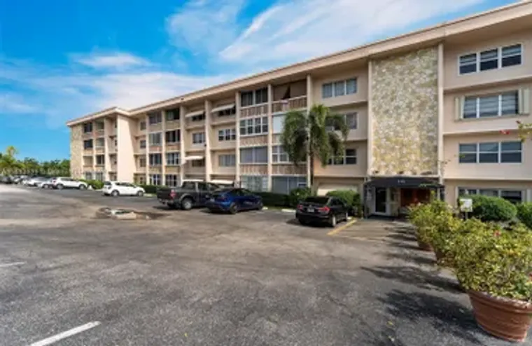 410 SE 2ND ST 308, HALLANDALE BEACH, FL,..., Hallandale Beach, FL 33009