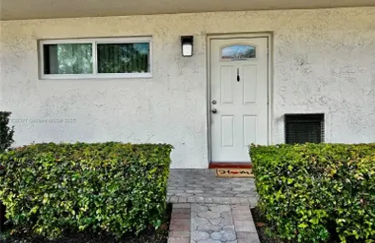 411 S HOLLYBROOK DR 105, PEMBROKE PINES,..., Pembroke Pines, FL 33025