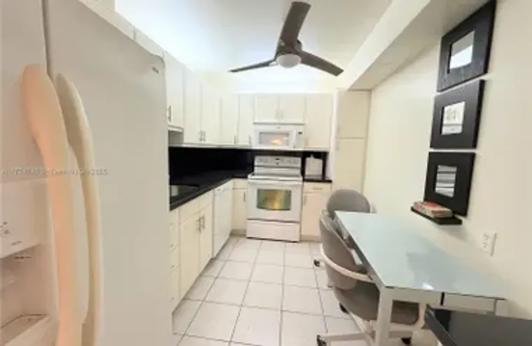 1300 SAINT CHARLES PL APT 308, PEMBROKE ..., Pembroke Pines, FL 33026