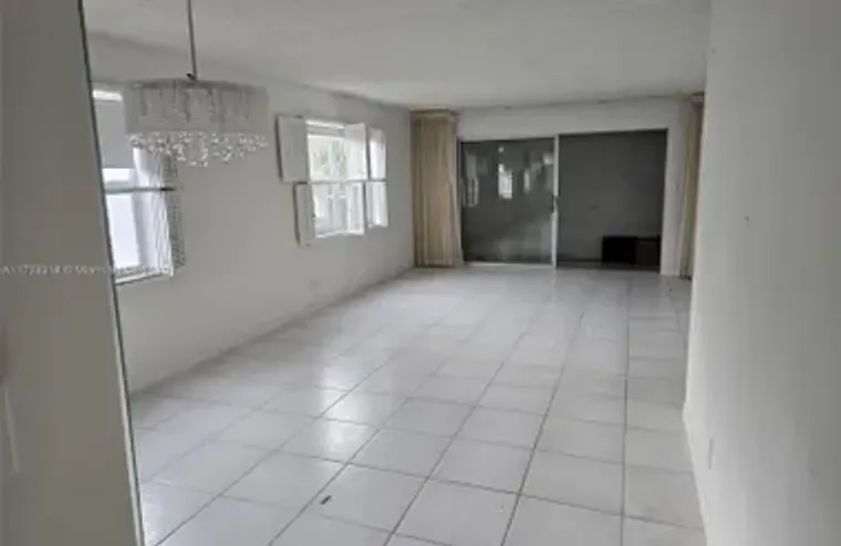 3551 INVERRARY DR APT 201, LAUDERHILL, F..., Lauderhill, FL 33319