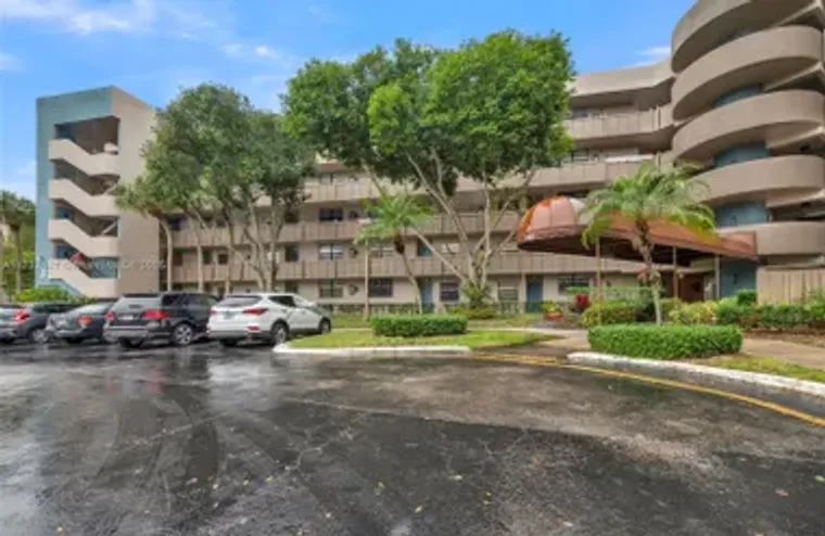 1100 COLONY POINT CIR 119, PEMBROKE PINE..., Pembroke Pines, FL 33026