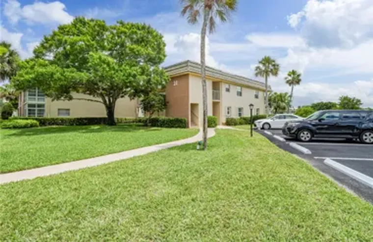 31 VISTA GARDENS TRL 205, VERO BEACH, FL..., Vero Beach, FL 32962