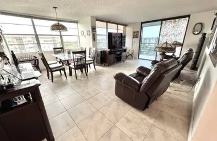 1100 SAINT CHARLES PL 712, PEMBROKE PINE..., Pembroke Pines, FL 33026