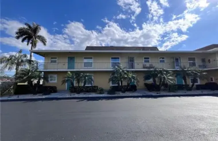 401 CHARLEMAGNE BLVD APT 202C, NAPLES, F..., Naples, FL 34112