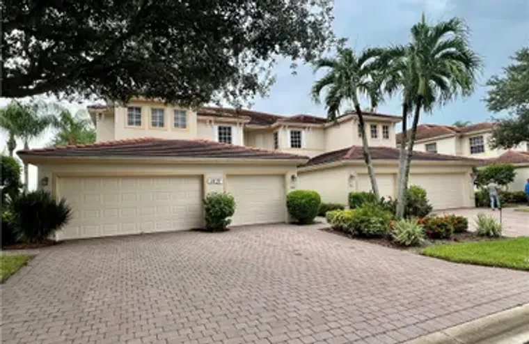 3020 MEANDERING WAY APT 201, FORT MYERS,..., Fort Myers, FL 33905